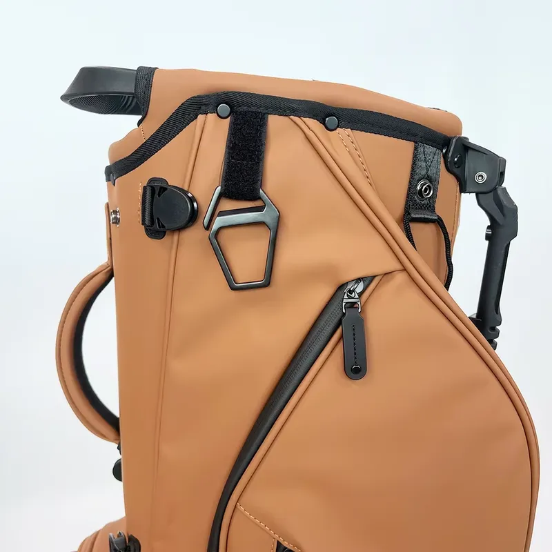 カスタムロゴ刺繍ゴルフスタンドバッグPUレザーブラウンサンデ - Golf Equipment Logo のレビューと価格